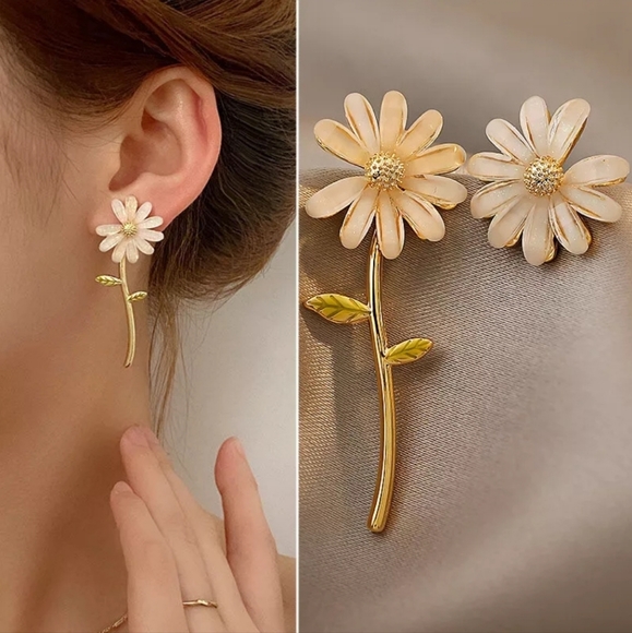 Gold-plated mismatched flower daisy earings with silver post BOGO - Picture 9 of 13